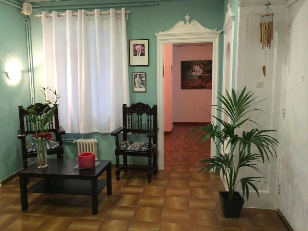 Hostal Valls Barcelona Exterior photo