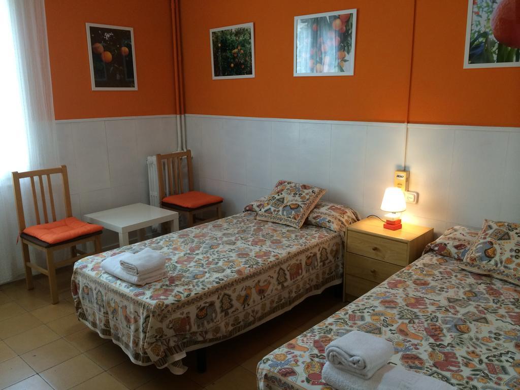 Hostal Valls Barcelona Exterior photo