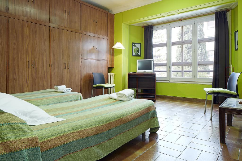 Hostal Valls Barcelona Exterior photo