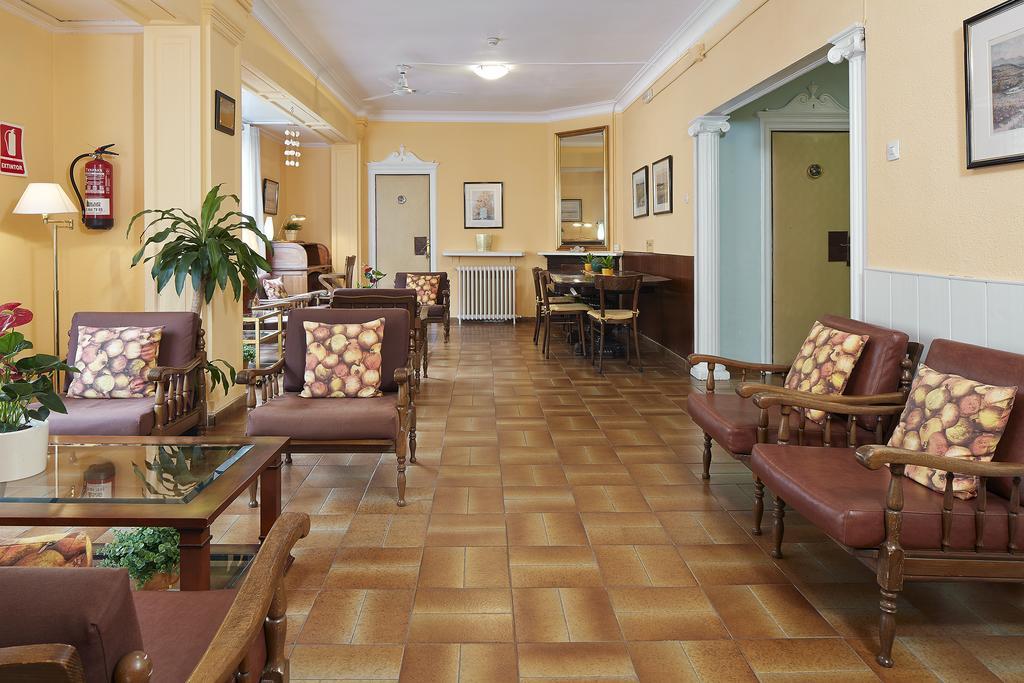 Hostal Valls Barcelona Exterior photo