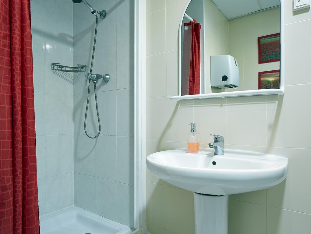 Hostal Valls Barcelona Exterior photo