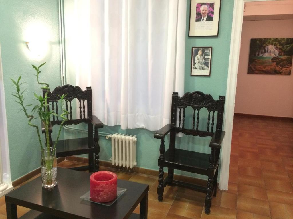 Hostal Valls Barcelona Exterior photo